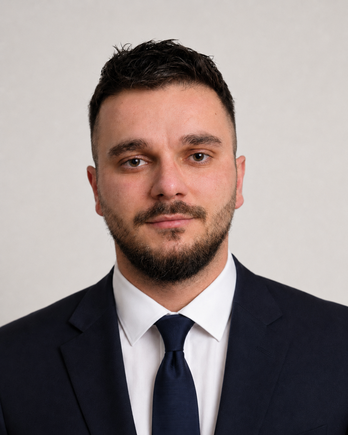 Andi Ademi, mjek sanitar i diplomuar